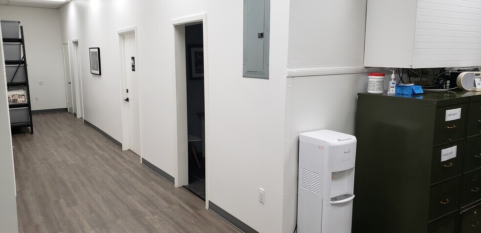 More Photos Of 10734 White Oak Ave, Granada Hills Office For Sale