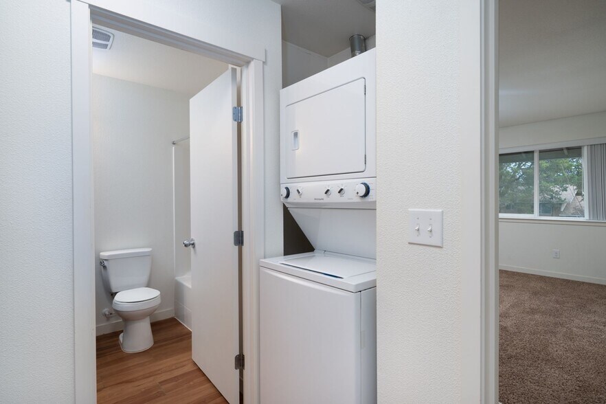 More Photos Of 5750 NE 34th St, Vancouver Apartments For Sale