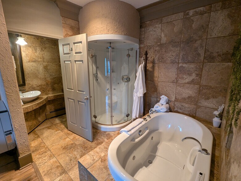 More Photos Of 35 E Garfield Rd, Aurora General Retail For Sale