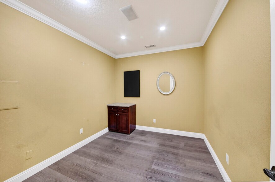 More Photos Of 408 S Beach Blvd, Anaheim Medical For Sale
