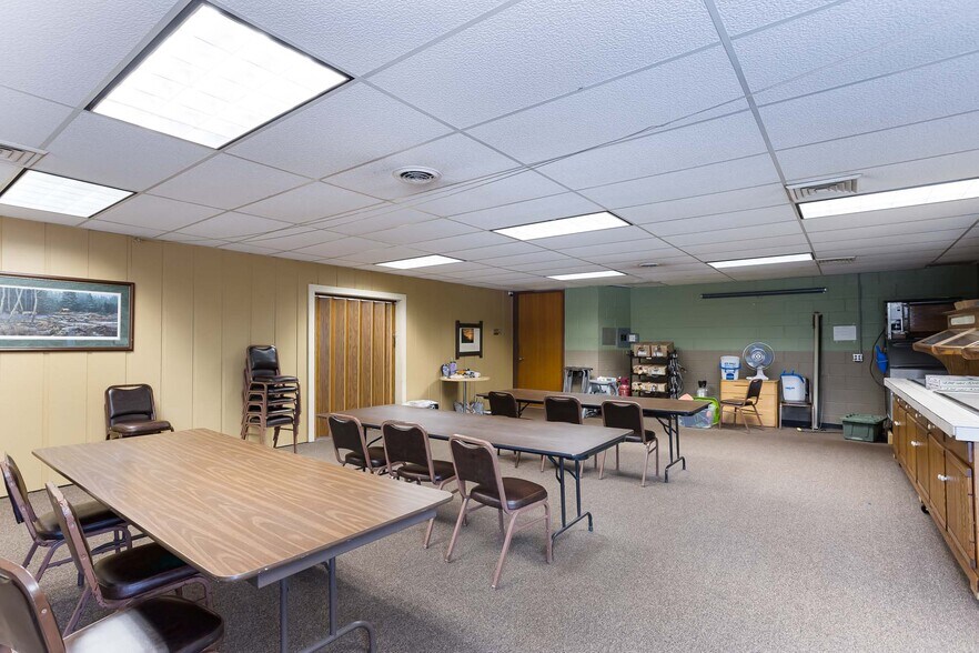 More Photos Of 400 Main St, White Pine Hotel For Sale