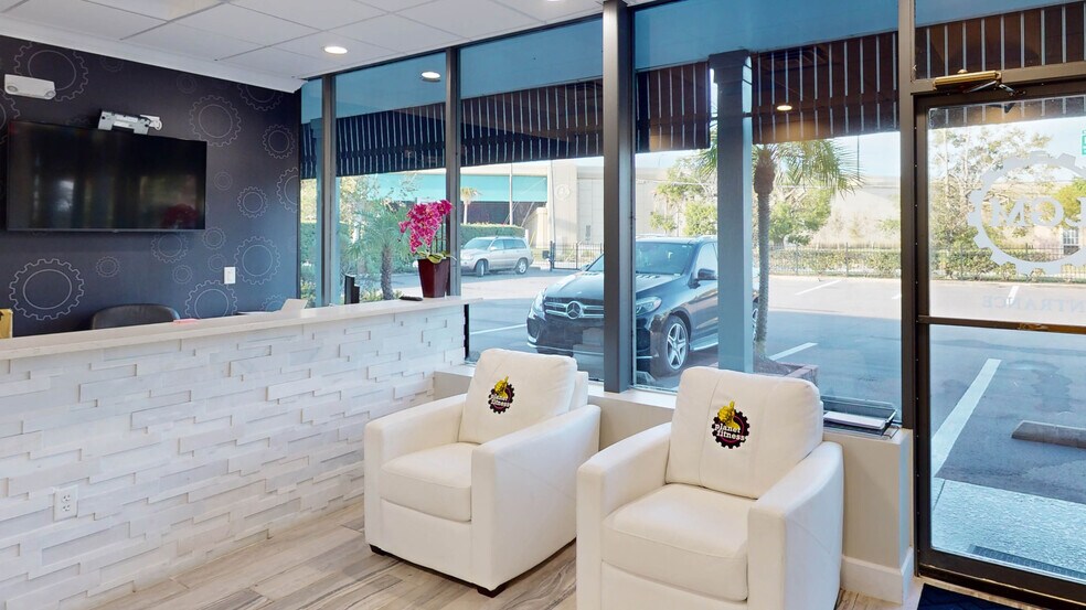 More Photos Of 800 Formosa Ave, Winter Park Freestanding For Lease