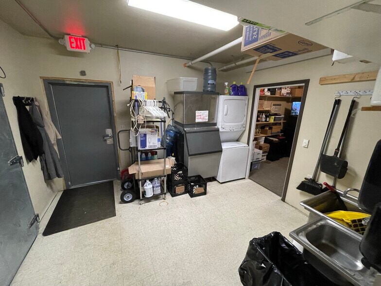 More Photos Of 208 W Arnold Ave, Arnold Restaurant For Sale