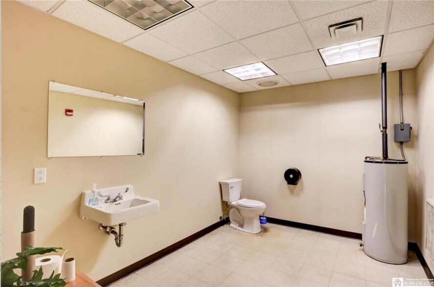 More Photos Of 1850 Lydon Ave, Falconer Manufacturing For Sale