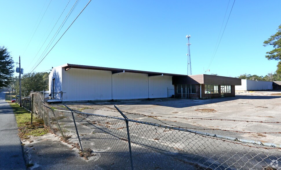 More Photos Of 25008 Blue Star Hwy, Quincy Unknown For Lease