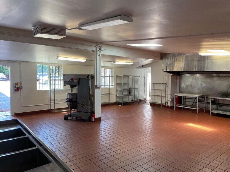 More Photos Of 3380 S Robertson Blvd, Los Angeles Restaurant For Lease