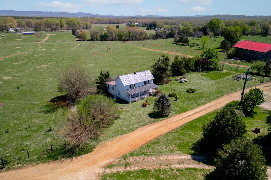 More Photos Of 2416 Lowesville Rd, Amherst Hospitality For Sale