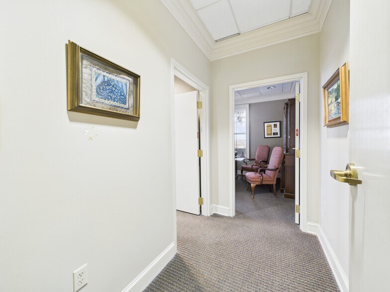 More Photos Of 201 E Dr Hicks Blvd, Florence Medical For Sale