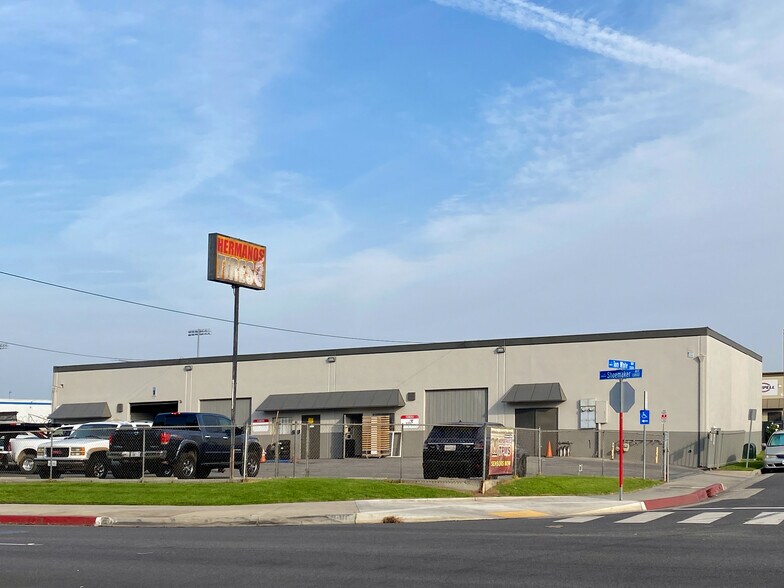More Photos Of 13820-13824 Shoemaker Ave, Norwalk Service For Sale
