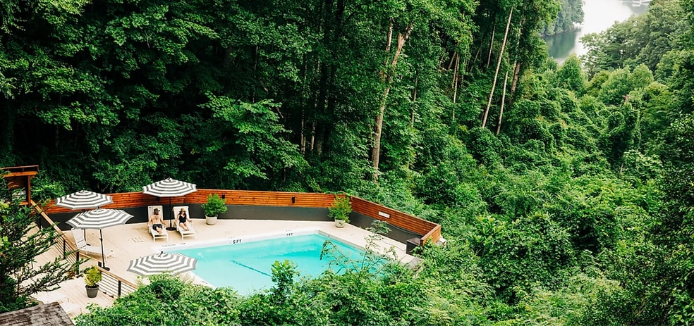 More Photos Of 171 Lakeview Lodge Dr, Bryson City Hotel For Sale