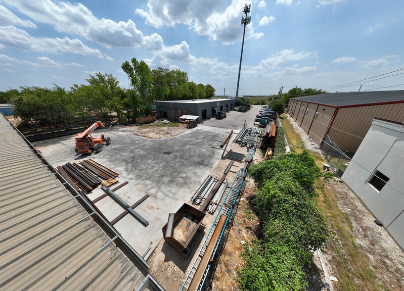 More Photos Of 9606 Old Manor Rd, Austin Warehouse For Sale