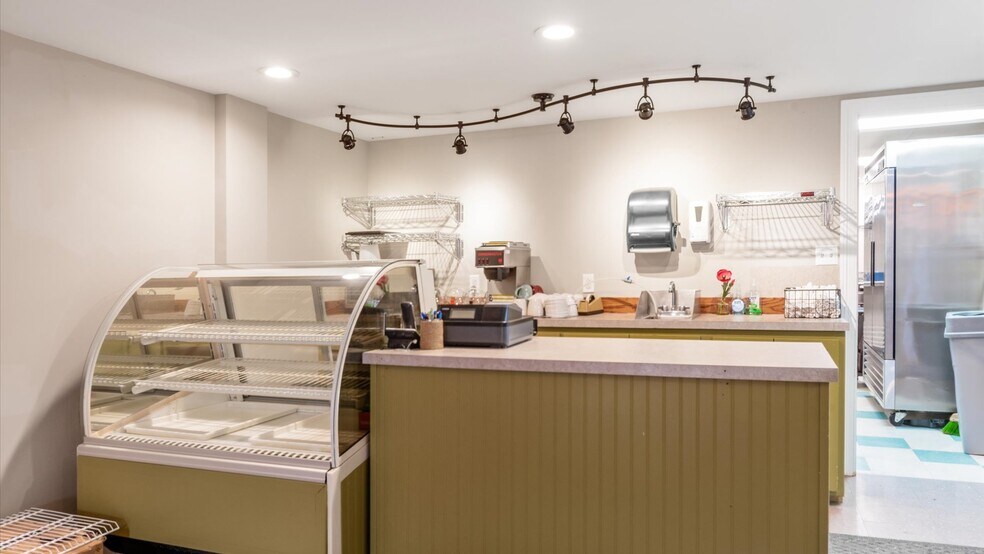 More Photos Of 120 W Main St, Somerset Flex For Sale