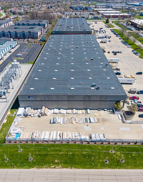 More Photos Of 640-700 Dearborn Park Ln, Worthington Warehouse For Lease