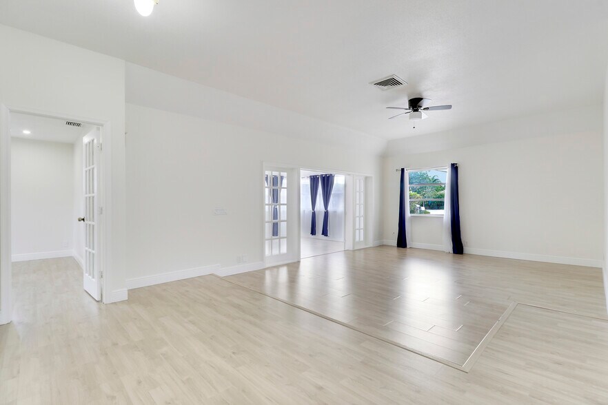 More Photos Of 1426 N Federal Hwy, Lake Worth Beach Office Residential For Lease