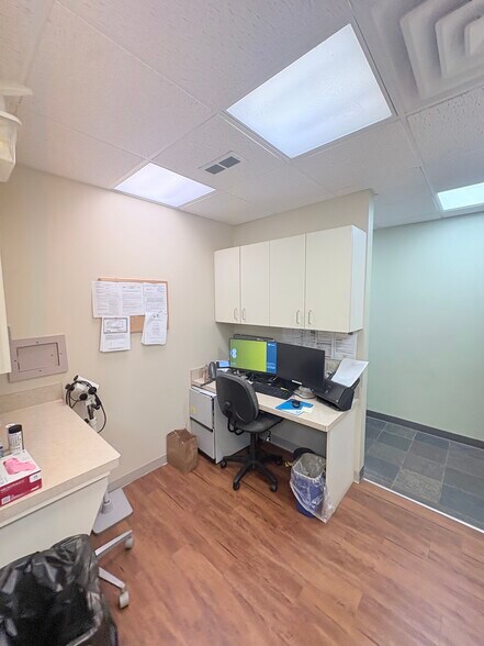 More Photos Of 5714-5724 Signal Hill Ct, Milford Medical For Sale