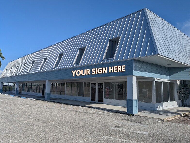 Primary Photo Of 16731 Mcgregor Blvd, Fort Myers General Retail For Lease