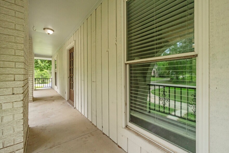 More Photos Of 2042 Teal Dr, Spring Dormitory For Sale