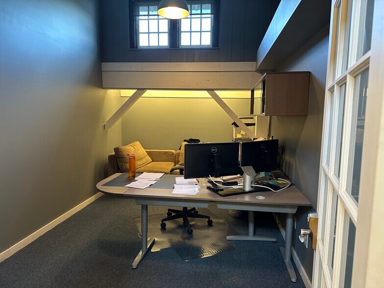 More Photos Of 9130 Otis Ave, Indianapolis Showroom For Sale