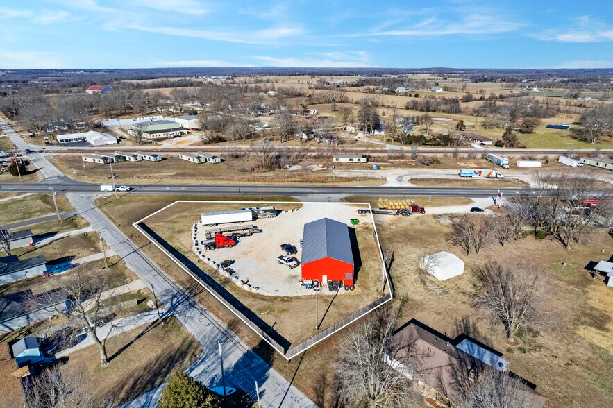 More Photos Of 317 US-60, Billings Truck Terminal For Sale