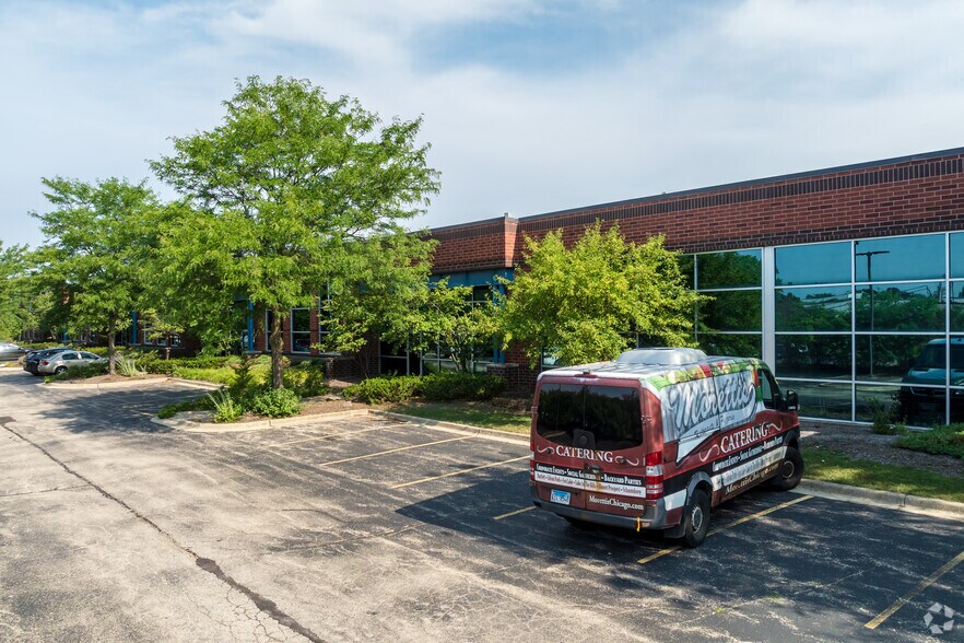 More Photos Of 2330 N Hammond Dr, Schaumburg Office For Lease