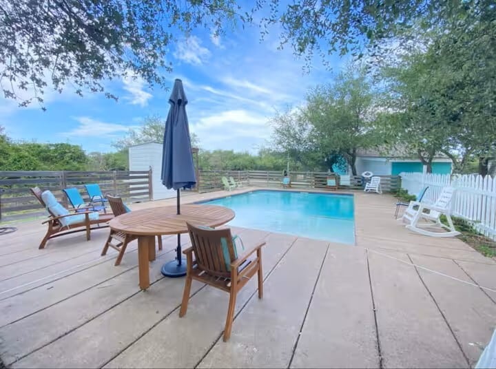 More Photos Of 5481 Highway 35 N, Rockport Specialty For Sale