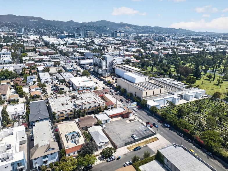 More Photos Of 959 Gower St, Los Angeles Auto Repair For Lease