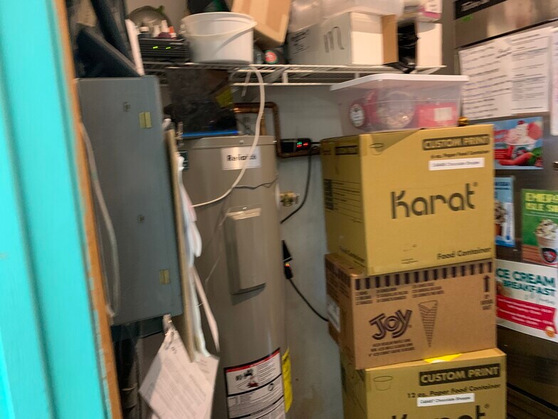 More Photos Of 1702-1740 Fordem Ave, Madison General Retail For Lease