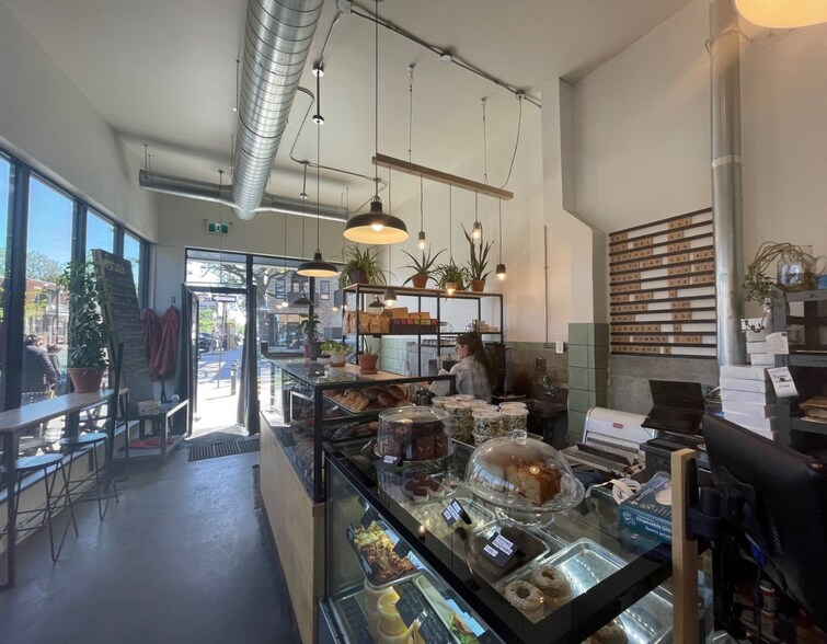 More Photos Of 751 Rue Jarry E, Montréal Fast Food For Sale