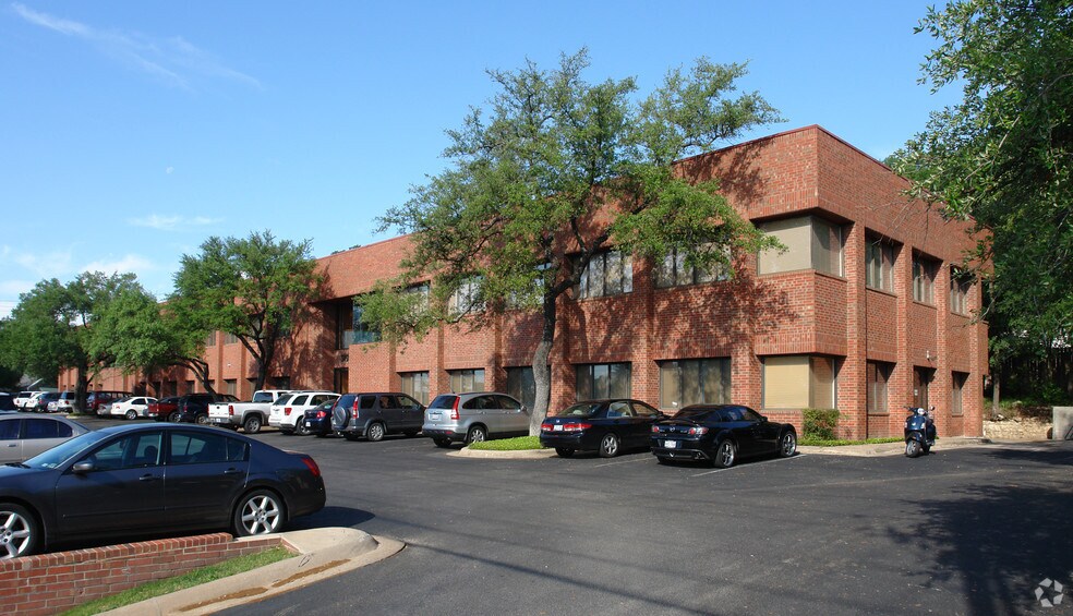 More Photos Of 5750 Balcones Dr, Austin Medical For Sale