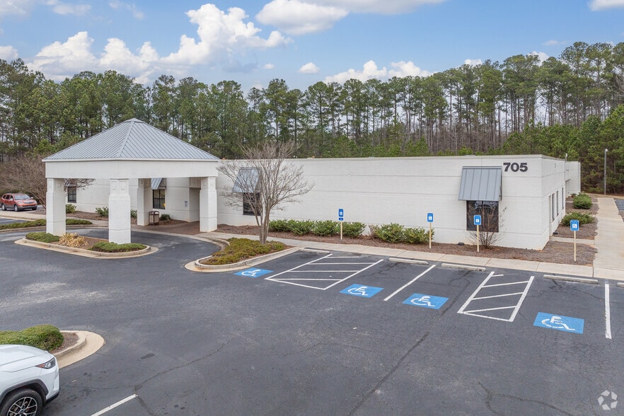 Primary Photo Of 705 Breedlove Dr, Monroe Medical For Lease