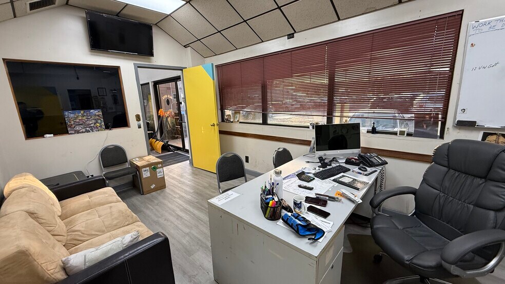 More Photos Of 124 3rd St, Allentown Auto Dealership For Lease