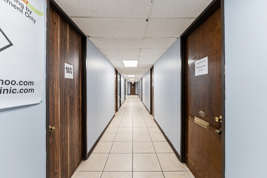 More Photos Of 9207 Country Creek Dr, Houston Office For Sale