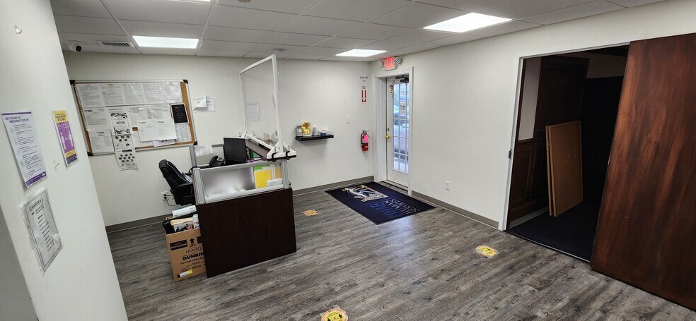 More Photos Of 868 Church St, Bohemia Office For Lease