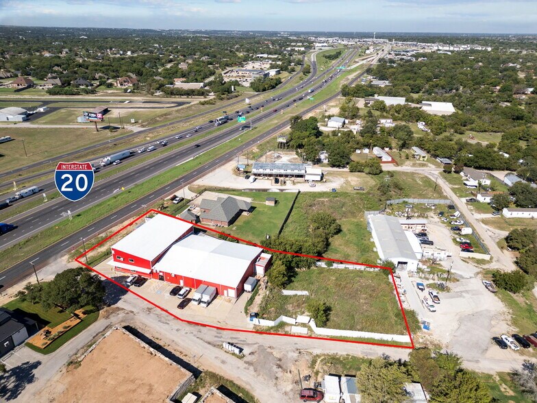 More Photos Of 3879 Fort Worth Hwy, Weatherford Showroom For Sale
