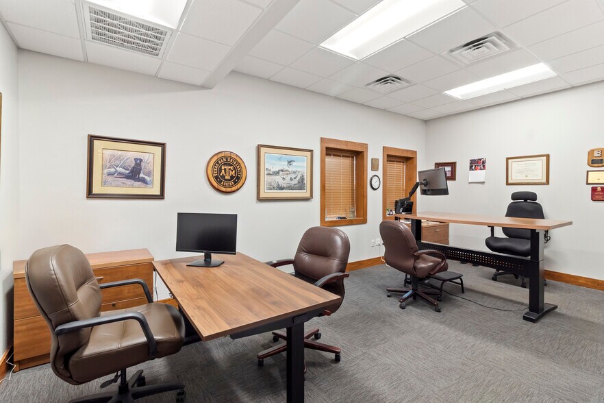 More Photos Of 3828 S College Ave, Bryan Office For Sale