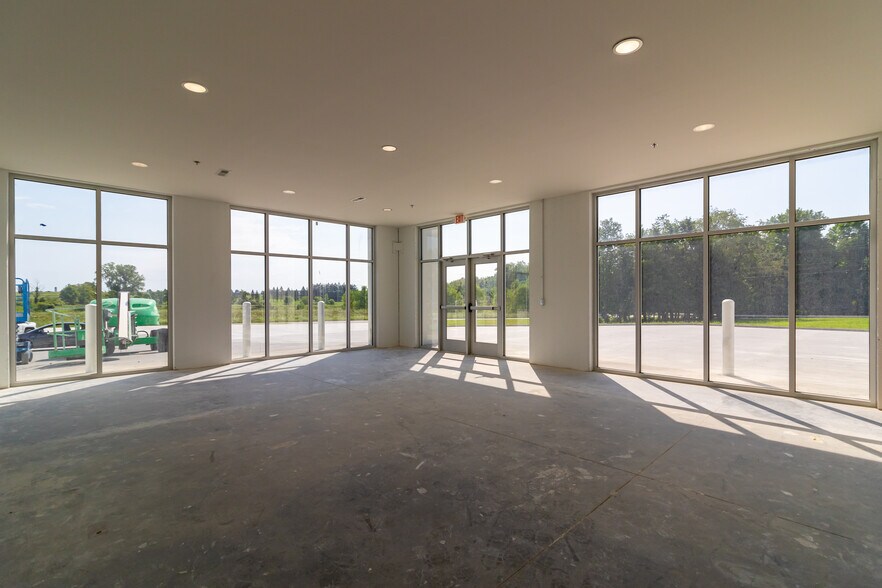 More Photos Of Bowman St, Mansfield Distribution For Lease