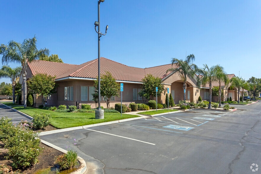 More Photos Of 7575 N Fresno St, Fresno Office For Lease