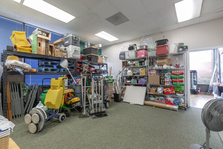 More Photos Of 16552 SE McLoughlin Blvd, Milwaukie Storefront Retail Office For Lease