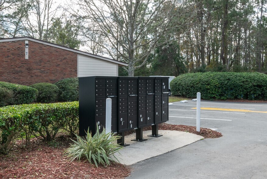 More Photos Of 409 Jefferson Ave, Orange Park Apartments For Sale