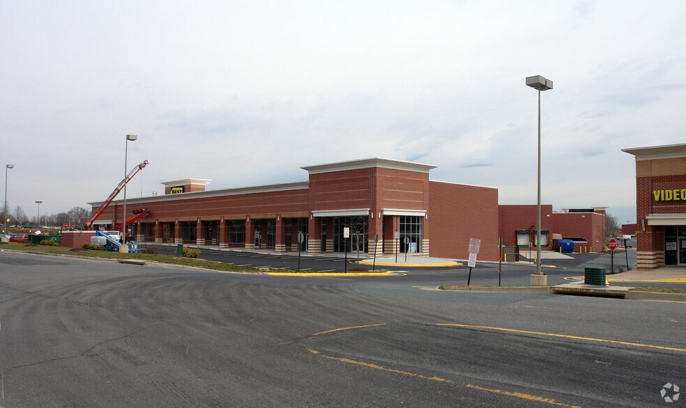 More Photos Of 1425-1475 Stafford Market Plz, Stafford Storefront For Lease