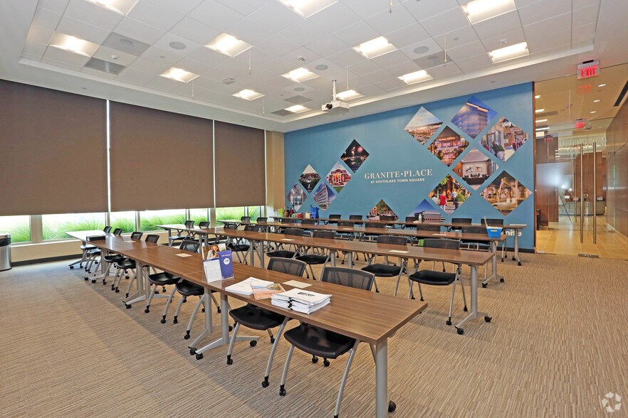 More Photos Of 550 Reserve St, Southlake Loft Creative Space For Lease