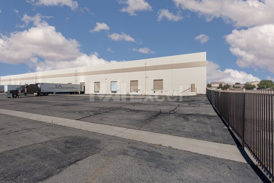 More Photos Of 3824 N 5th St, North Las Vegas Distribution For Lease