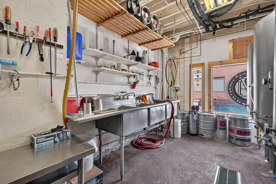 More Photos Of 615 S 1st Ave, Pocatello Restaurant For Sale