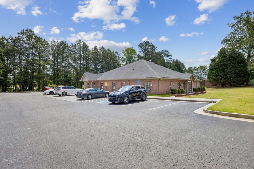 More Photos Of 4225 S Lee St, Buford Freestanding For Sale