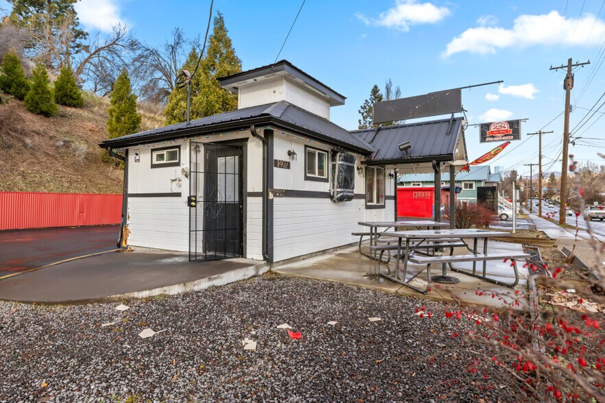 More Photos Of 1414 Oregon Ave, Klamath Falls Office For Sale