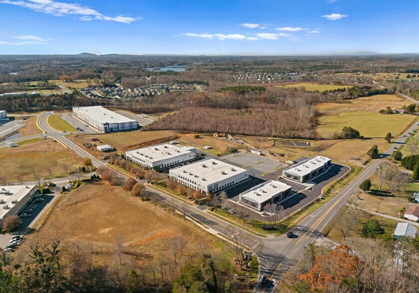 More Photos Of 116 Exmore Rd, Mooresville Office For Lease