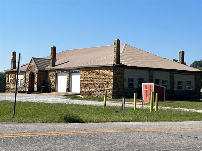 More Photos Of 20674 S Highway 59, Evansville Restaurant For Sale