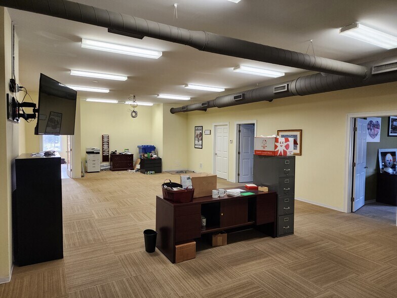 More Photos Of 56 Center St, Southington Office For Sale
