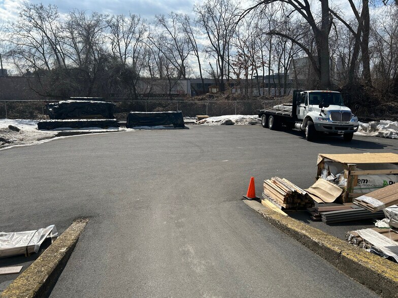 More Photos Of 64 Railroad Ave, Albany Warehouse For Sale