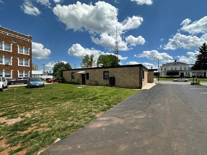 More Photos Of 519 E Walnut St, Springfield Office Residential For Sale